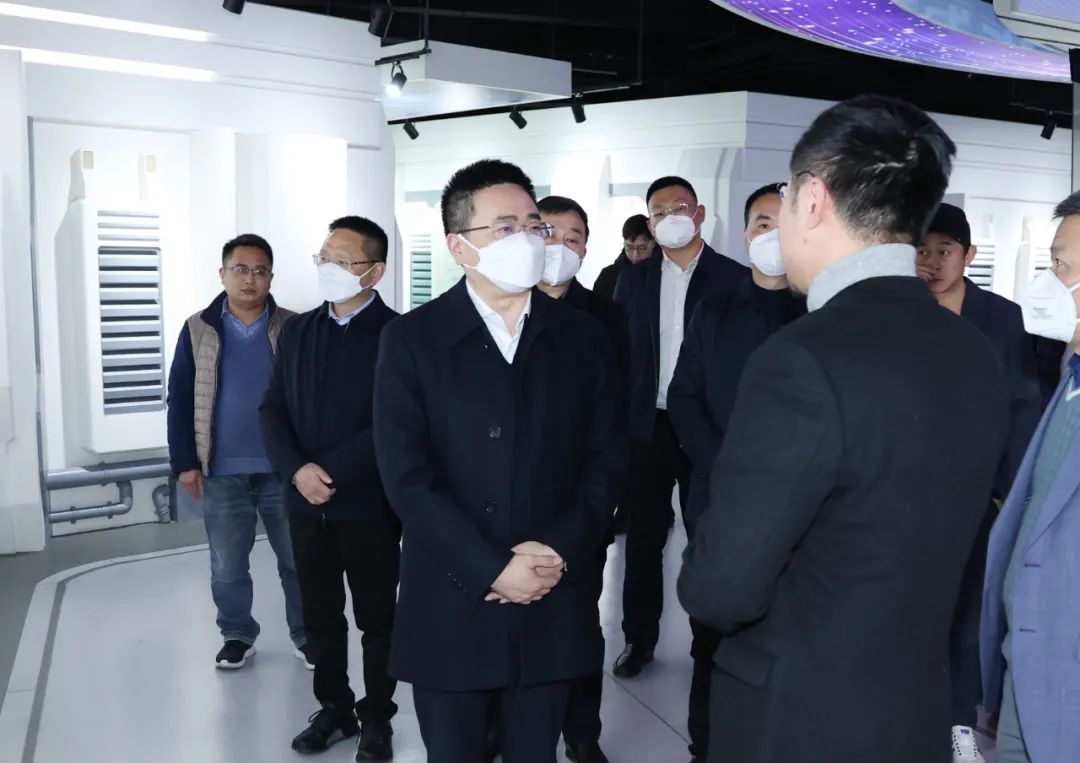 杨波率队赴上海、成都开展投资促进活动
