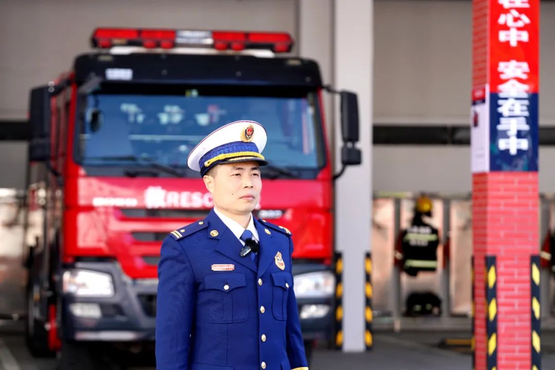 【贯彻落实全会精神】实施“三年行动”·奔跑2023⑮区消防救援大队