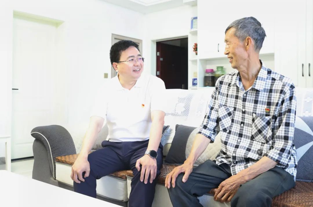 杨波“七一”前夕开展走访慰问活动并调研全国文明城市创建工作