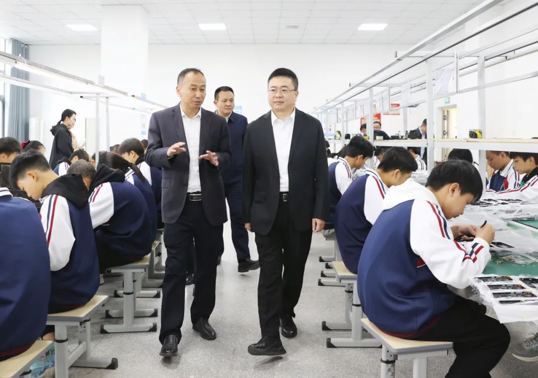 杨波调研主题教育及巩固拓展脱贫攻坚成果同乡村振兴有效衔接工作