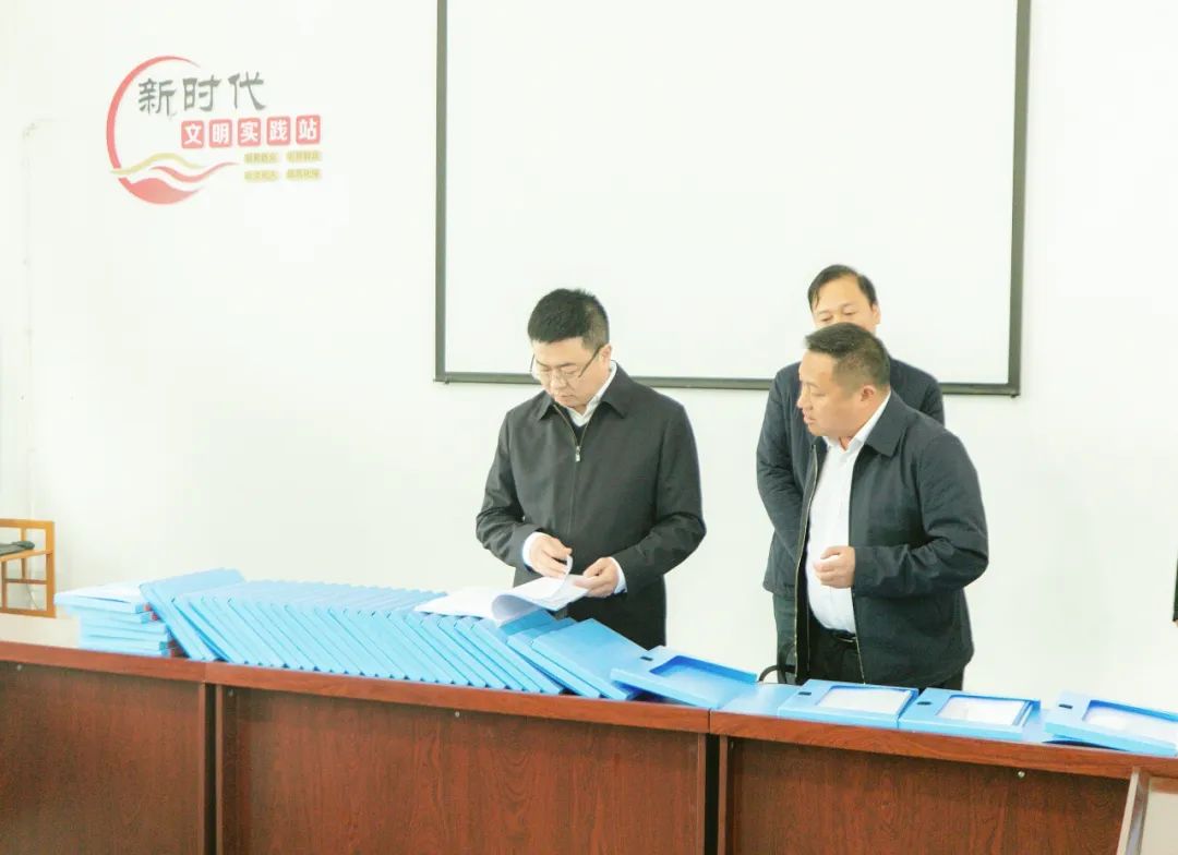 杨波到乡村振兴联系点开展调研